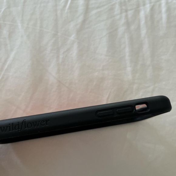 Wildflower iPhone 11 Pro phone case - Picture 3 of 4